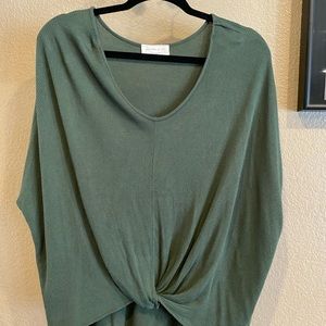 Ladies Top tie front loose